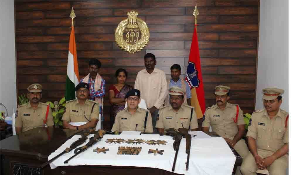 Woman among 4 Naxals arrested in Kothagudem