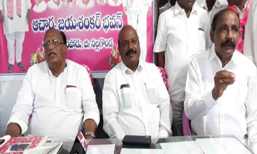 Gutha prepares cadres for Parishad polls