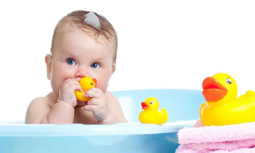 Natural ingredients can protect babys skin in summer