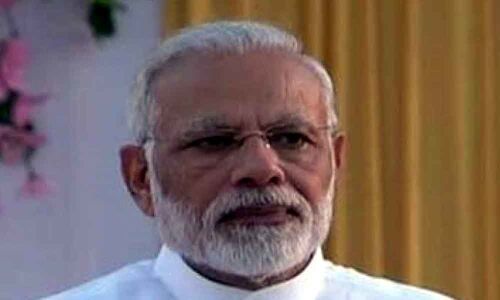Modi to hold Varanasi road show tomorrow, file nomination on April 26