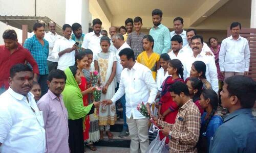 MLA congratulates Inter toppers