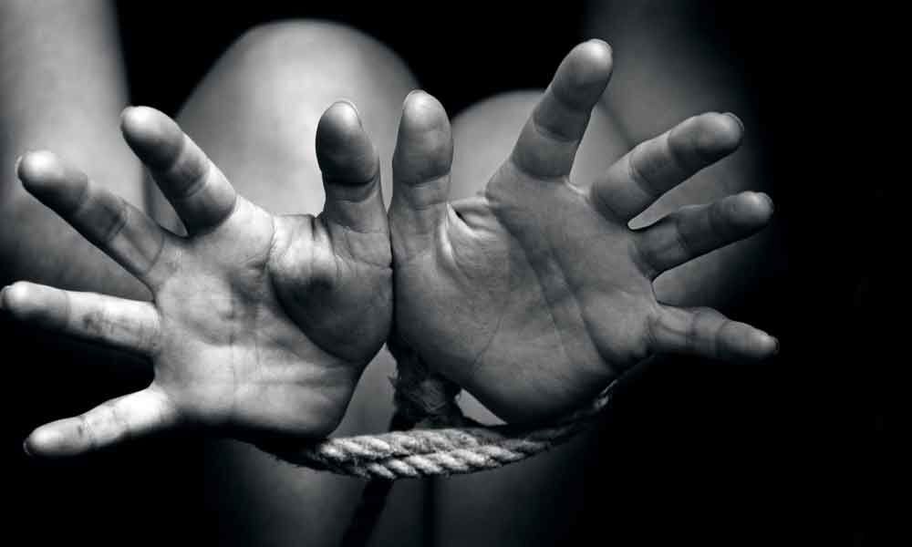 1000px x 600px - Hyderabad gang,including women kidnaps,sell children for Rs 2.5-3.10 lakh