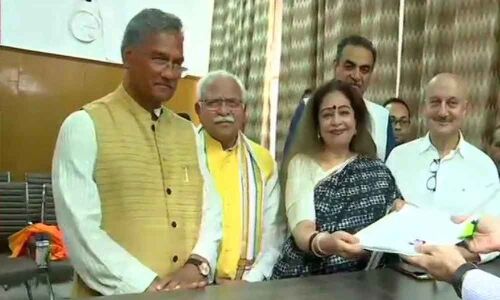 Kirron Kher files nomination for Chandigarh