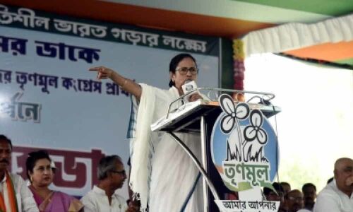 Marketing gesture of courtesy bad politics: Mamata