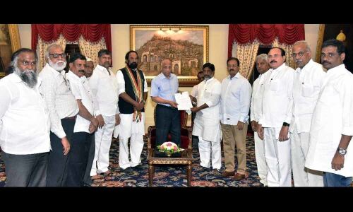 Opposition leaders meet Governor against defected MLAs