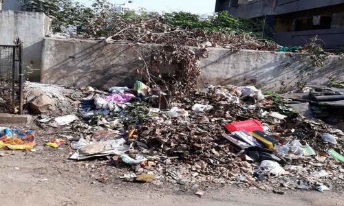 GHMC burns garbage, leaves people choking