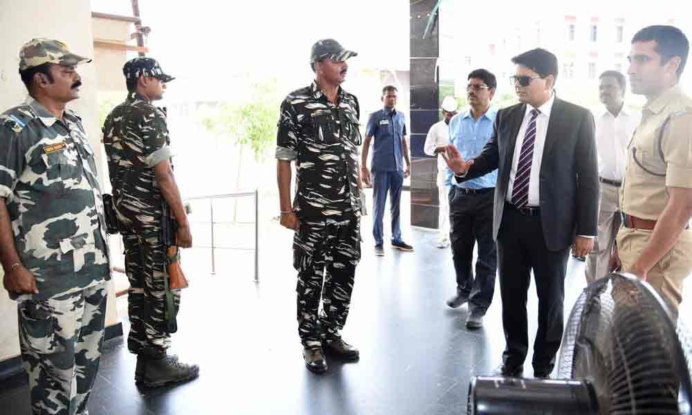 Collector, SP inspect strongrooms