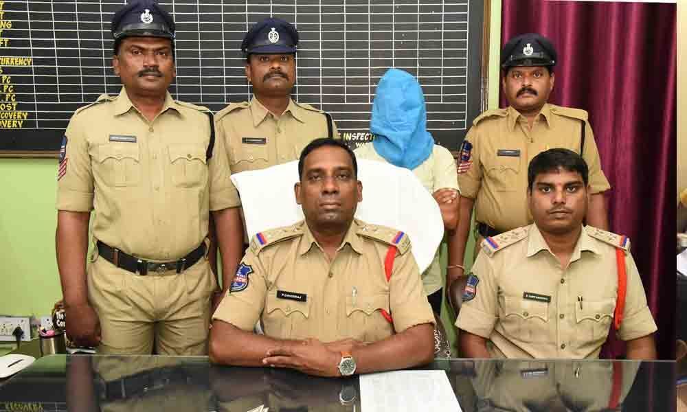 Thief arrested in Warangal