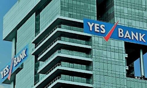 Yes Bank posts 1,506 cr loss