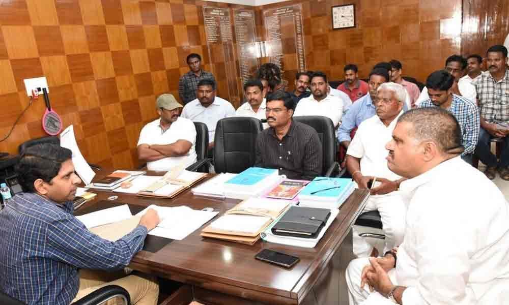 No role for district admn in service votes: Collector