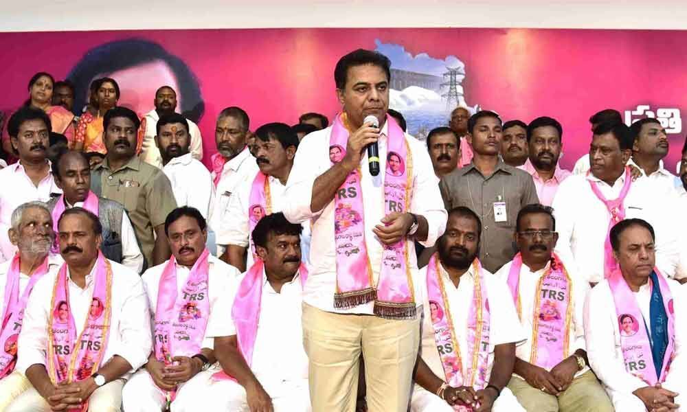 KTR cautions cadre of bid to tarnish party image
