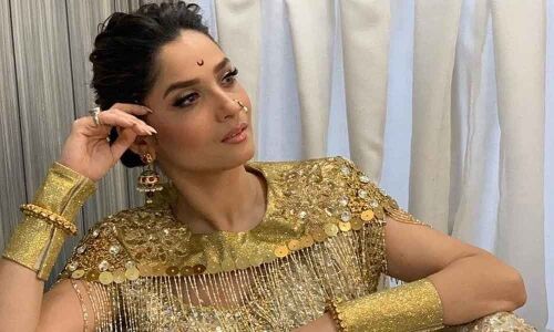 Ankita shows her love for beau