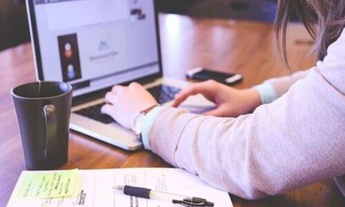 Tobii builds PC screen software that keeps peeking colleagues away