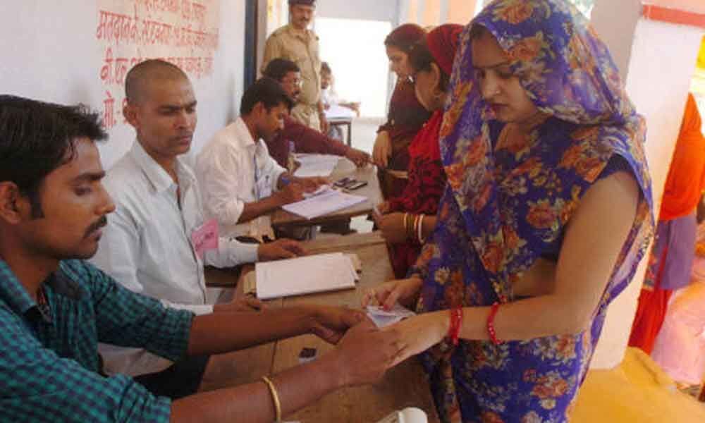 Polling starts for 17 LS seats in Maharashtra