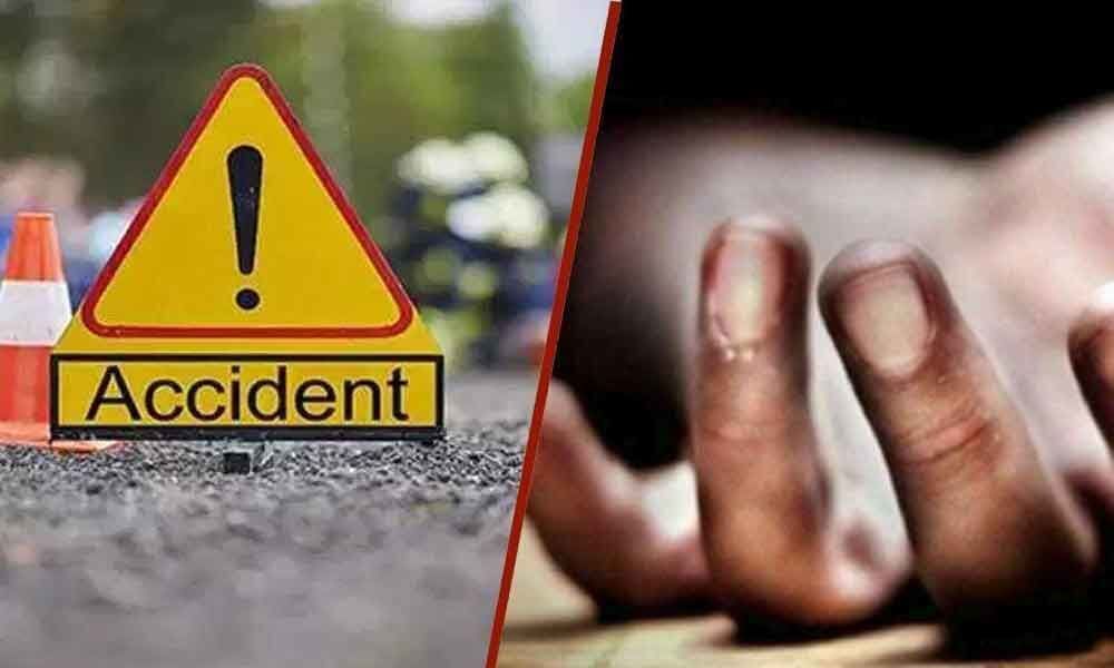 One died in a horrible road accident in Guntur