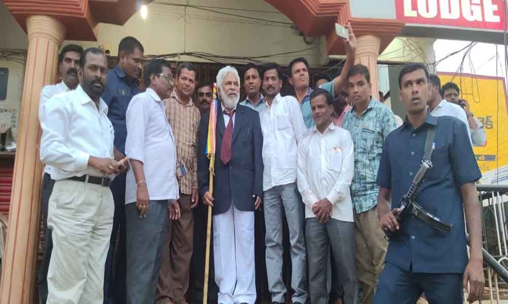 Spell out Federal Front policy: Gaddar to KCR