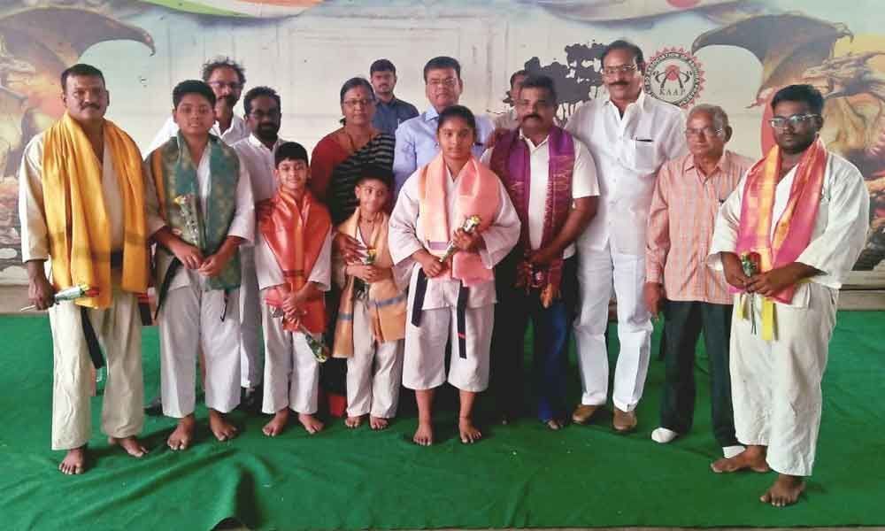 6 city students for international karate tournament