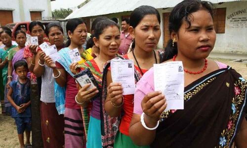 Maha tribals outshine Mumbai stars on Voters Day