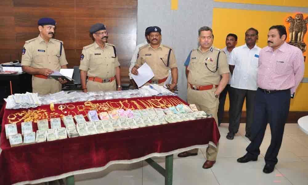 Gold, silver articles worth `73 lakh seized