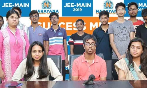 Narayana puts up a splendid show in Hyderabad