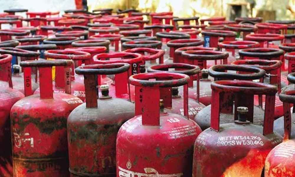 IOC hikes LPG price, non-subsidised cylinder now costs Rs 712.5 in Delhi