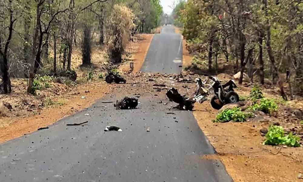 Maoists blast security van in Maharashtra