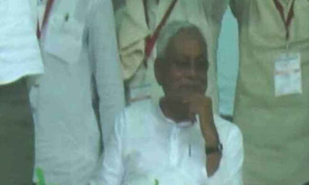 Nitish sits wearing wry smile as Modi chants Vande Mataram