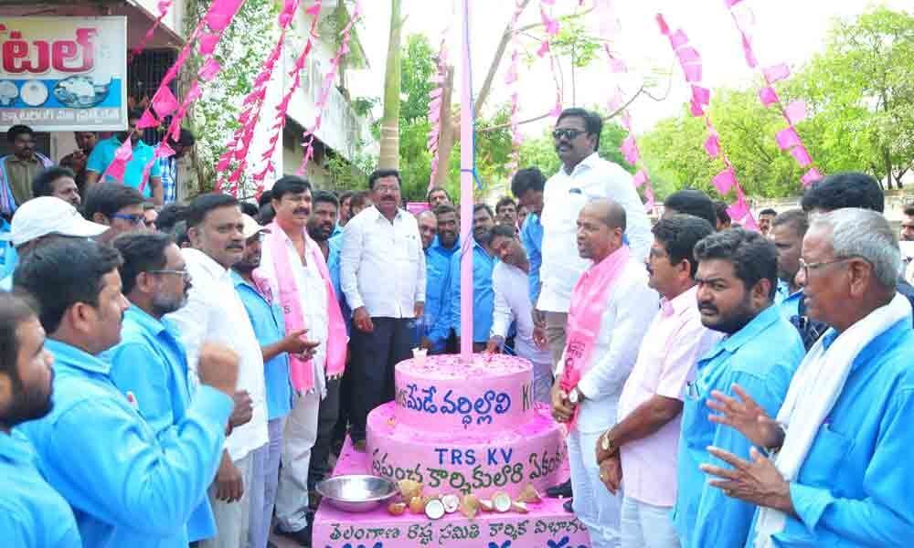 Huge rallies mark the day in Khammam