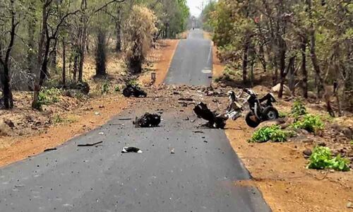 Maoists blast security van in Maharashtra
