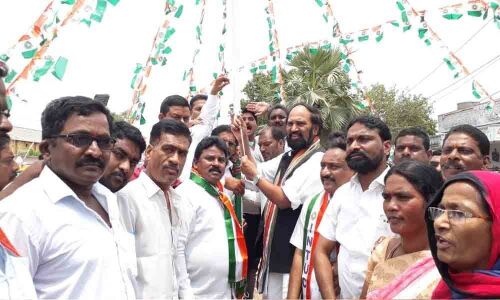 Uttam promises ESI hospital for workers in Huzurnagar
