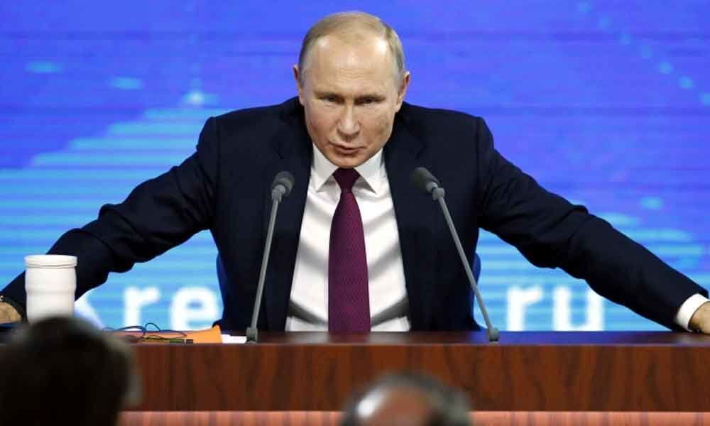 Vladimir Putin signs controversial internet law aimed at centralised traffic control