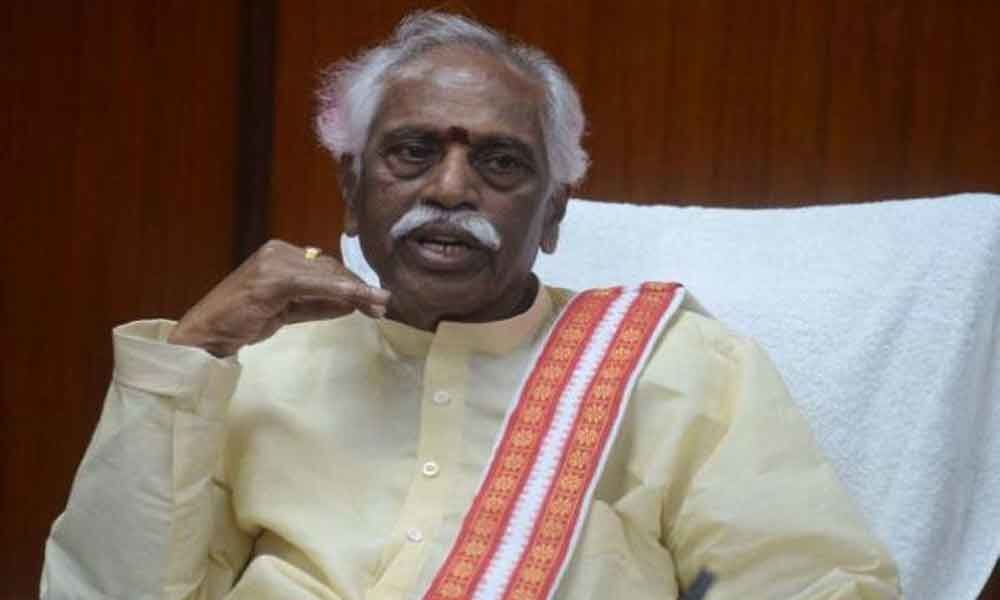 BJP leader Dattatreya held for trying to lay seige to secretariat