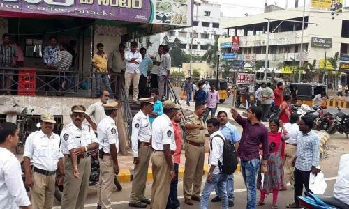 Police mark parking lots in Kakinada