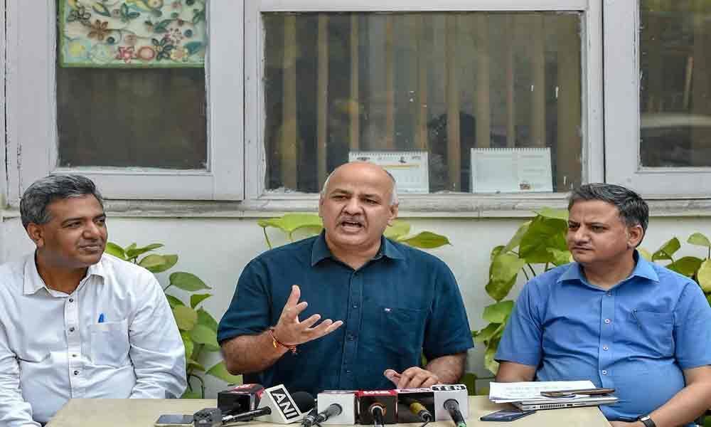 Sisodia encourages  government school toppers