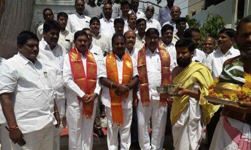 MLCs offer spl prayers to Durga Bhavani