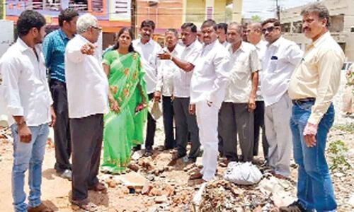 Corporator Alakunta Saraswathi inspects conditions in colonies