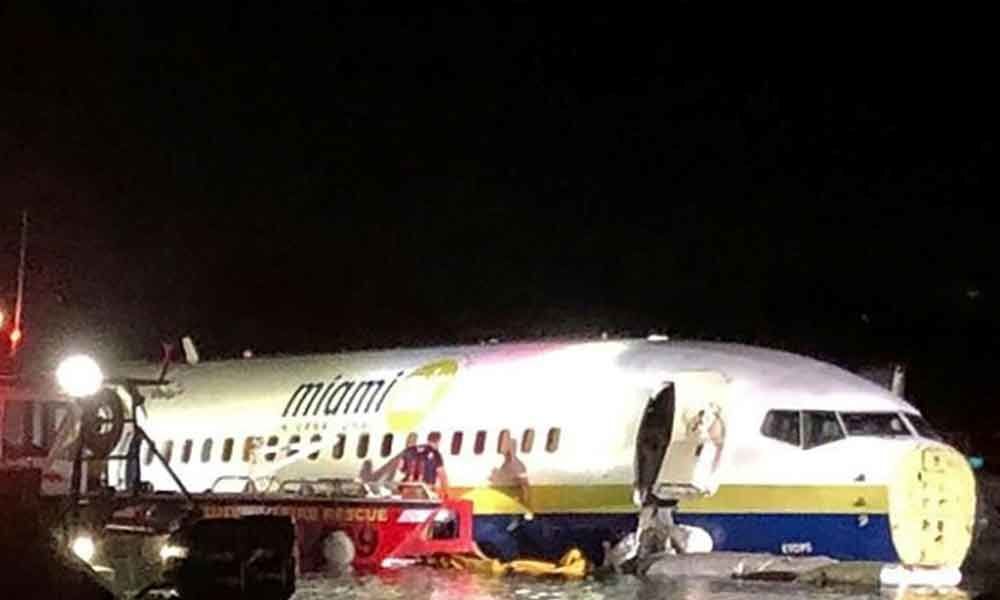 Probe commences after Boeing 737 skids off runway into Florida river
