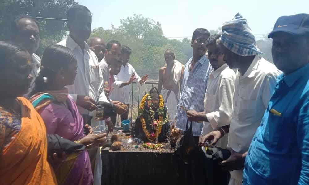Special prayers held at Sani Temple