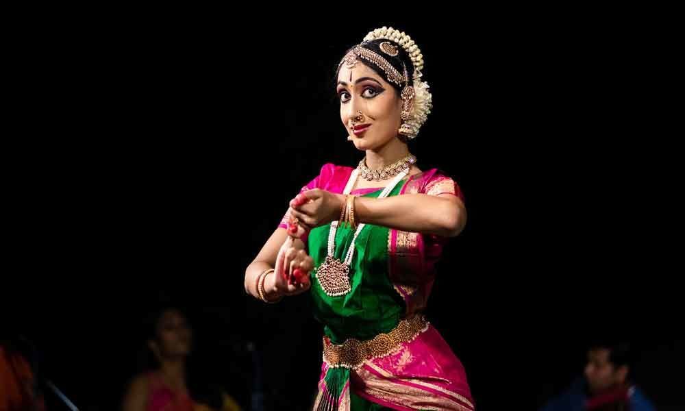 File:Bharatanatyam is a major form of Indian classical dance that  originated in the state of Tamil Nadu.jpg - Wikipedia