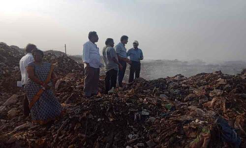 Civic chief visits dumping yard