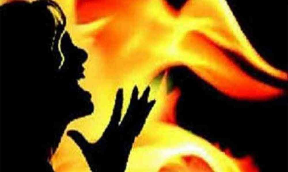 Maharashtra woman burnt to death by kin, husband battles for life