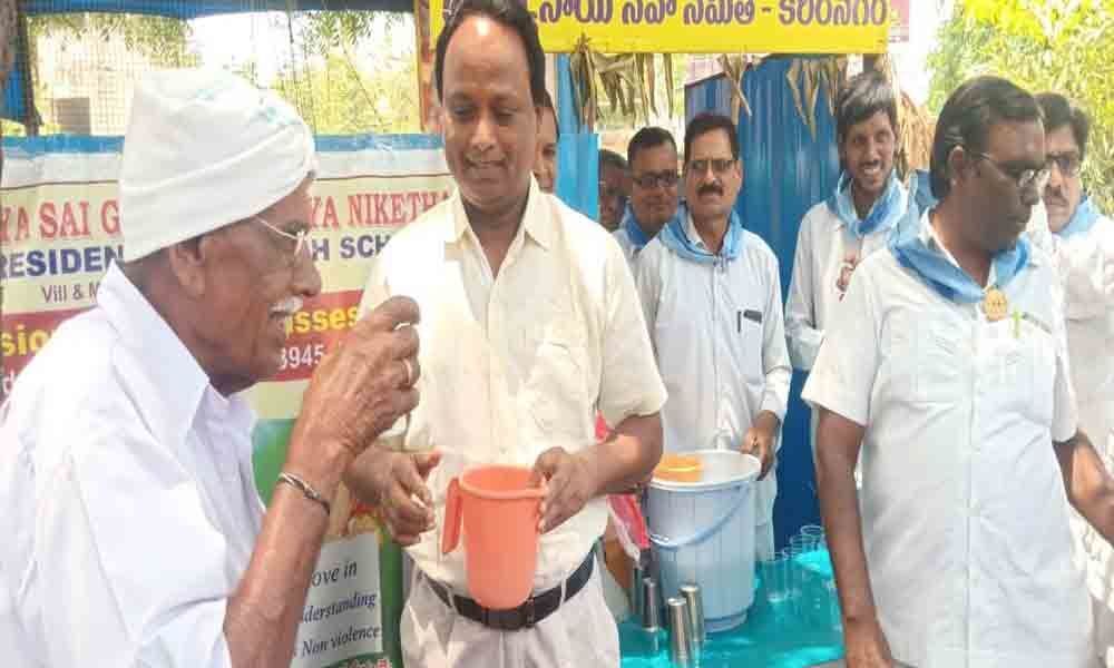 Free buttermilk distribution centre opened in Karimnagar