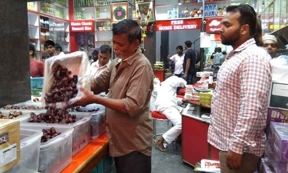 Dates in high demand for breaking fast