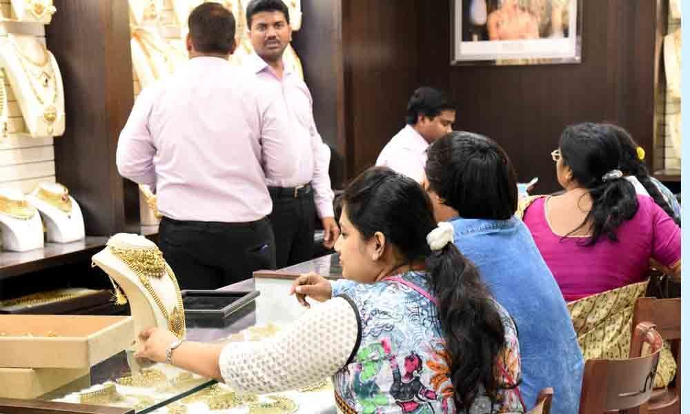 Akshaya Tritiya: Customers throng jewellery shops