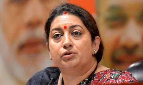 Was forced to vote for Congress, says woman in Amethi, Smriti tweets video