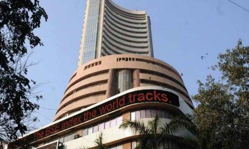 Sensex slumps 363 pts as US-China trade talks derail