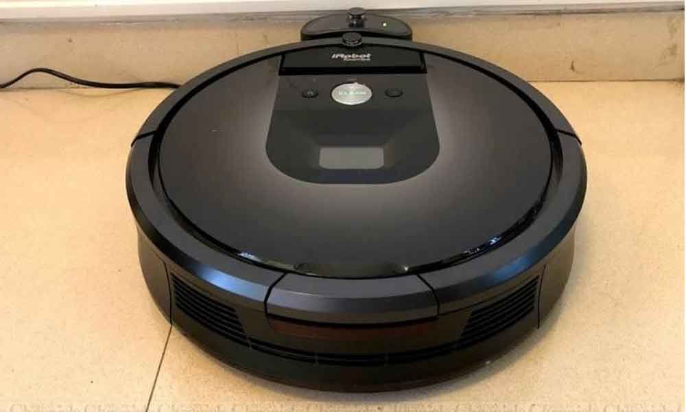 This Roomba abuses when it bumps into stuff