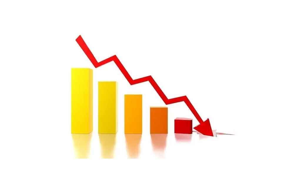 Indices record losses as earnings, trade war concerns linger