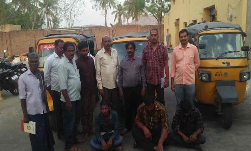 Cheating gang held,`25 lakh recovered