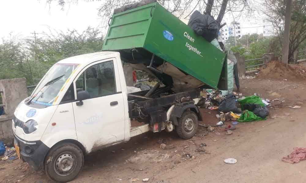 Residents irked by garbage on roads